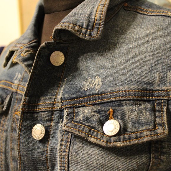 💛MOSSIMO Jean Jacket - Picture 3 of 8